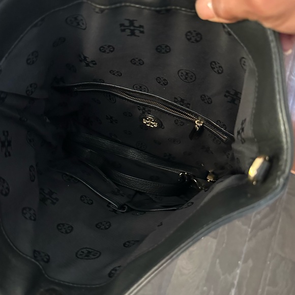 Tory Burch Black Messenger Bag with Embossed Logo - Picture 3 of 8